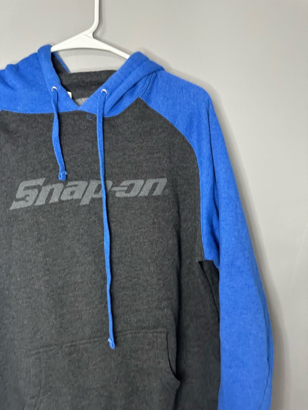 Snap On Men’s Two-Tone Blue and Charcoal Hooded Pullover - Picture 5 of 13